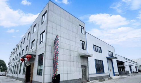 <p>揚(yáng)州信之諾機(jī)械有限公司是中國(guó)飲料工業(yè)協(xié)會(huì)，中國(guó)酒業(yè)協(xié)會(huì)，中國(guó)食品工業(yè)協(xié)會(huì)啤酒專(zhuān)業(yè)委員會(huì)會(huì)員單位。公司地處京杭大運(yùn)河畔，千年古驛高郵城南工業(yè)區(qū)。</p><p>公司自創(chuàng)辦以來(lái)堅(jiān)持以“質(zhì)量是企業(yè)的生命”的服務(wù)理念，為啤酒、黃酒、白酒、調(diào)味品、飲料、生物化工等行業(yè)提供各種成套設(shè)備。受到了百事可樂(lè)、農(nóng)夫山泉、達(dá)利園、青島啤酒集團(tuán)、華潤(rùn)啤酒集團(tuán)、燕京啤酒集團(tuán)、鎮(zhèn)江香醋、老大同、淘大醬油、古越龍山、會(huì)稽山黃酒等國(guó)內(nèi)外知名廠(chǎng)家的一致好評(píng)。本公司堅(jiān)持以專(zhuān)業(yè)/創(chuàng)新/誠(chéng)信為宗旨，于全國(guó)各地新老客戶(hù)攜手合作共創(chuàng)美好未來(lái)。</p>